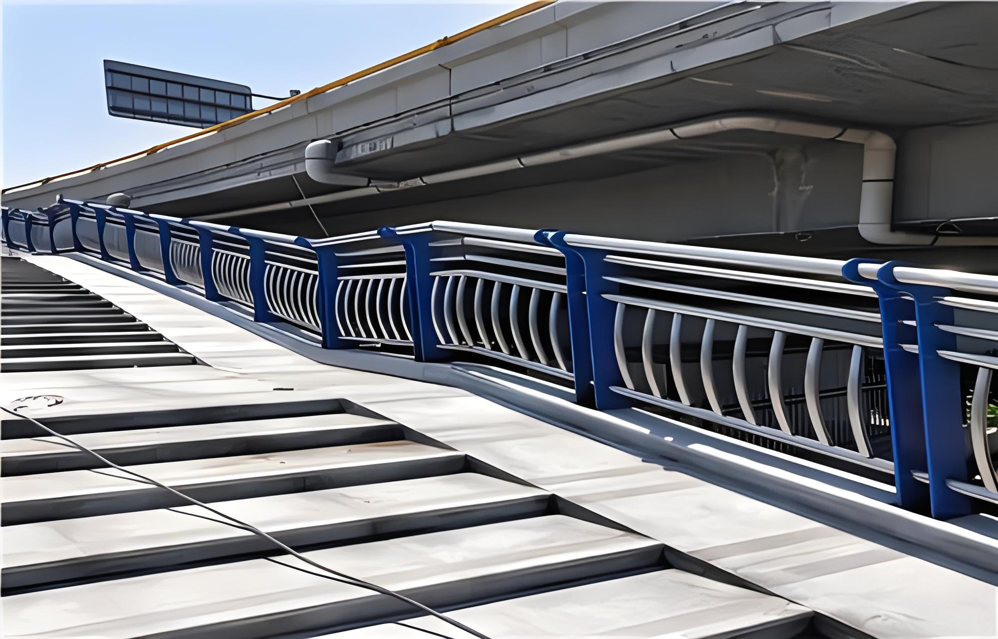 怀化不锈钢桥梁护栏维护方案：确保安全，延长使用寿命